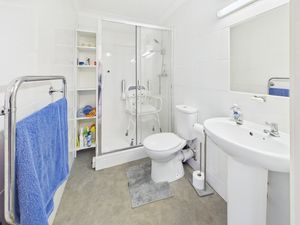 SHOWER ROOM- click for photo gallery